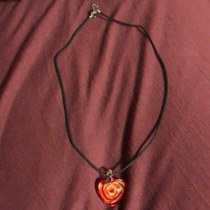 Heart shaped rose design necklace